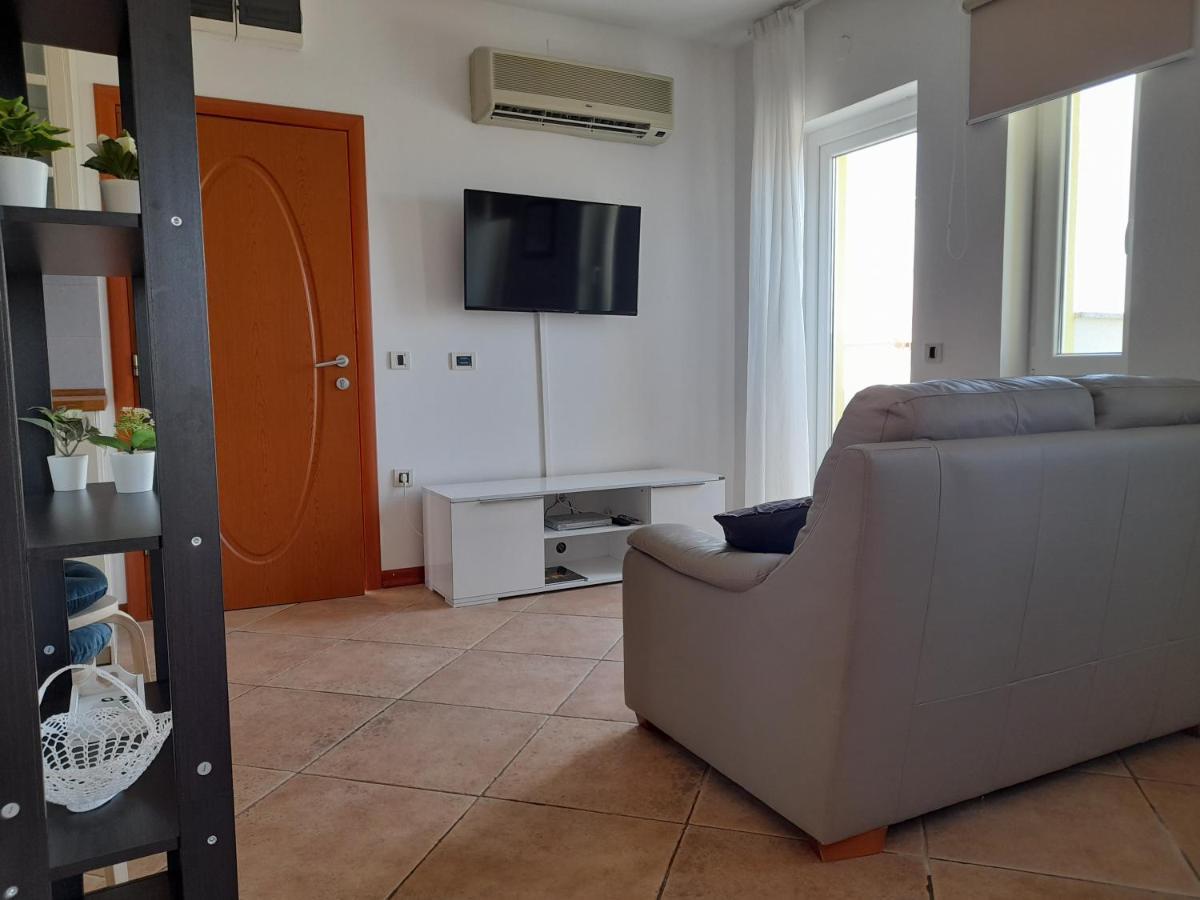 Hotel Manora Nerezine Exterior photo
